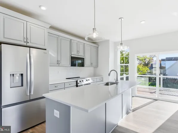 221 Monteith Dr, Winchester, VA 22601