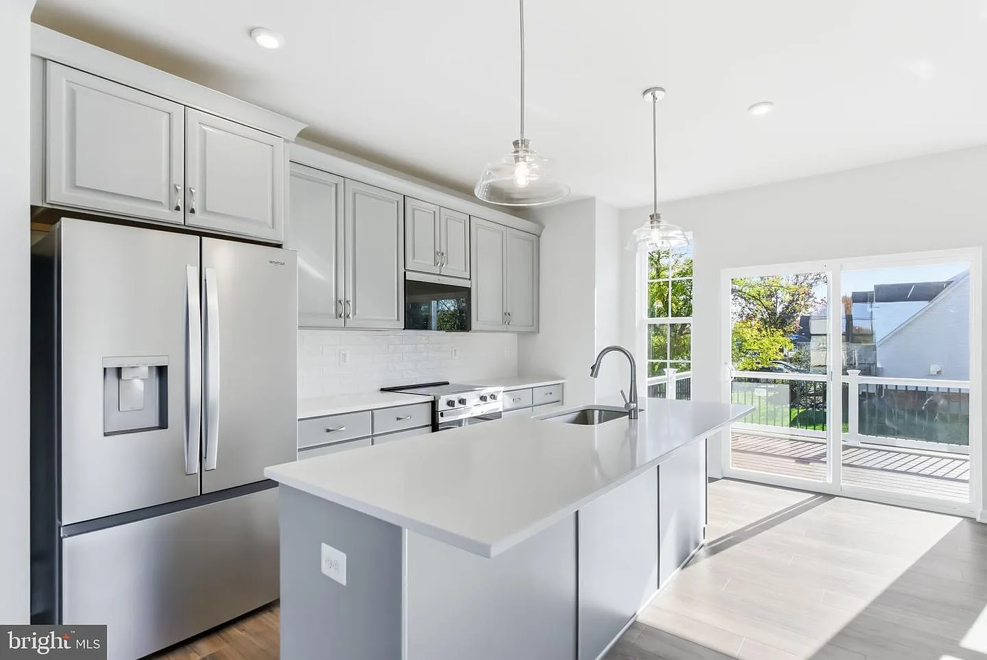 221 Monteith Dr photo 1