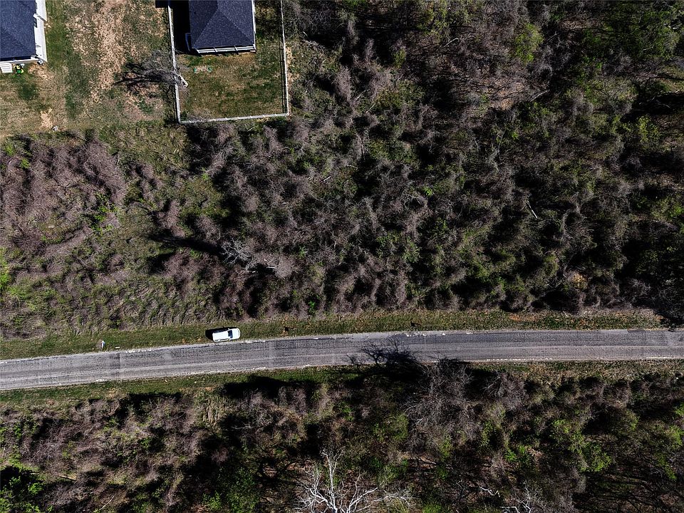 1st image of 452 E Riverside Dr