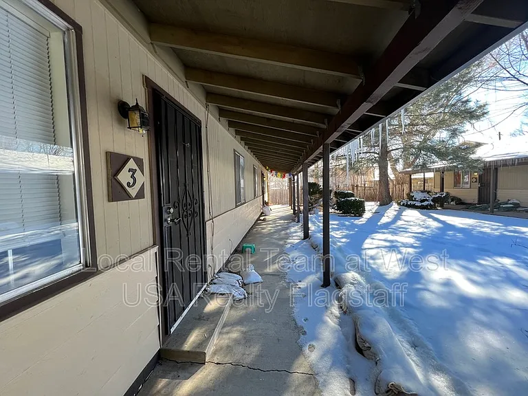 2219 E Dortha Ave #3 — Photo 1