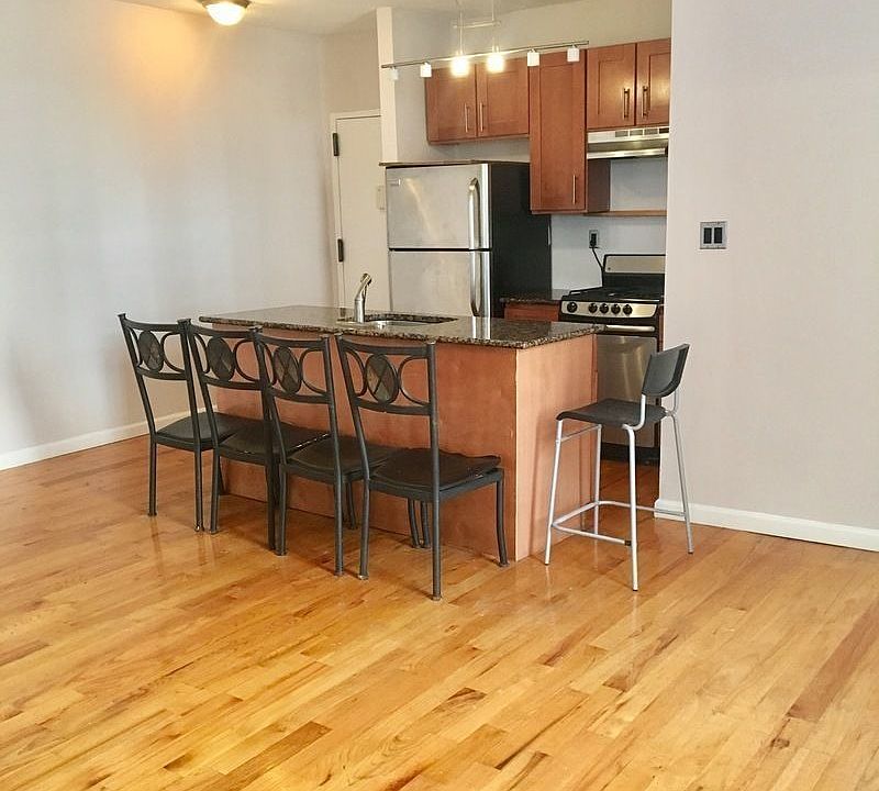 1st image of 378 Montgomery St