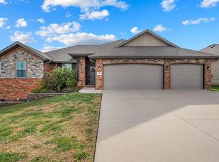 838 E Purple Martin St, Nixa, MO 65714