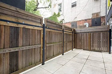 Rented by R New York