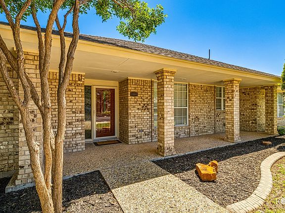 5th image of 3301 Maplewood Dr