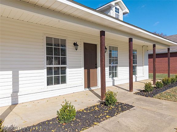 2nd image of 1812 Appaloosa Dr