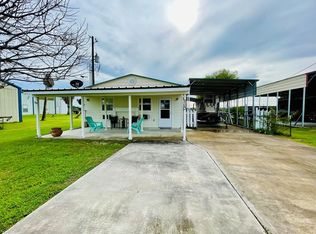 203 N 15th St, Seadrift, TX 77983