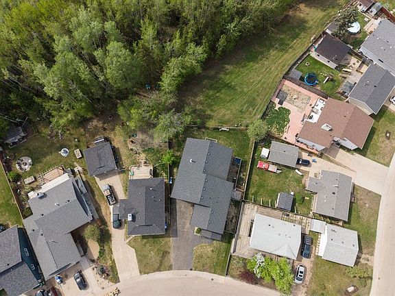 2nd image of 336 E Ermine Cres