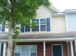 17019 Greenlawn Hills Ct, Charlotte, NC 28213