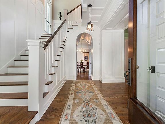 5th image of 2519 Forrest Way NE