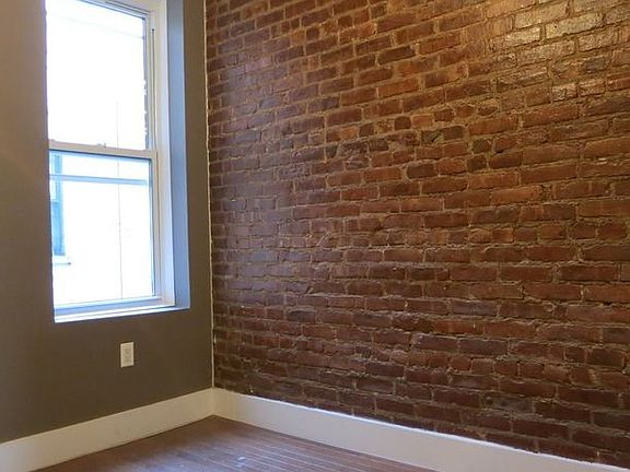 3rd image of 864 Hart St #2REW