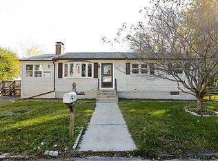 56 Leland Ave, Warwick, RI 02889