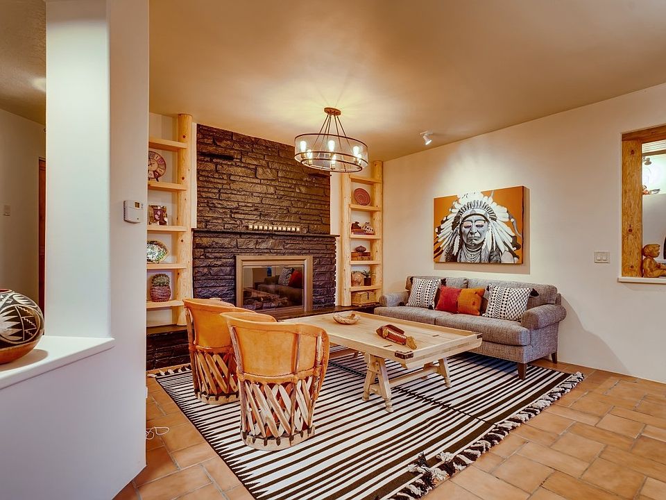 1st image of 1109 Calle Largo