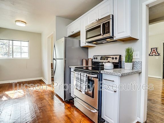 5th image of 1040 E Linden St #A