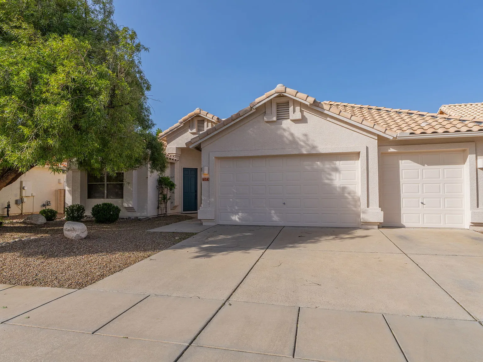 4 bed, 2460 sqft, $3,000 — Photo 2