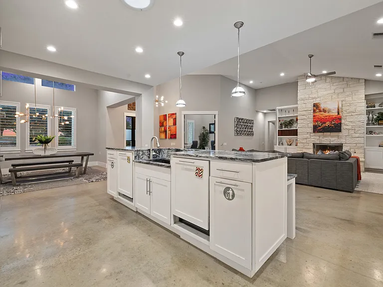 3801 Peak Lookout Dr — Photo 23