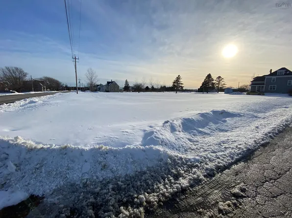 1800 Highway 335, Lower West Pubnico, NS B0W 3S0