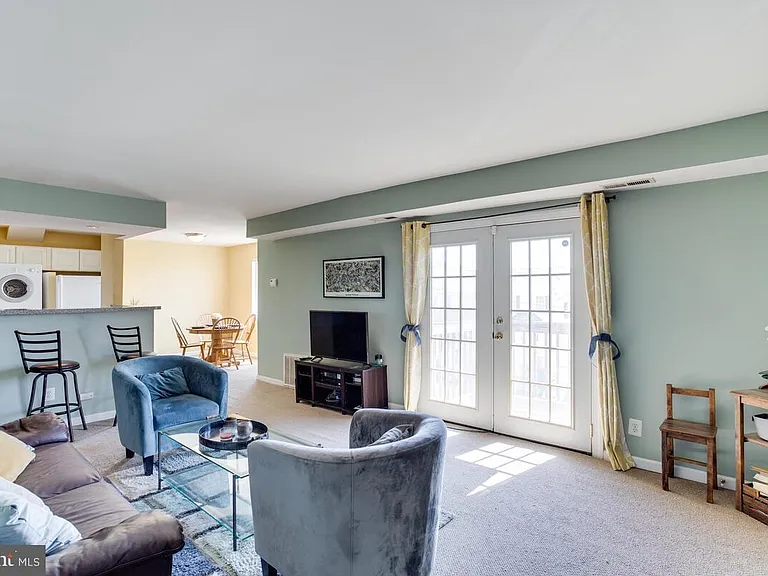 2500 Markham Ln — Photo 11