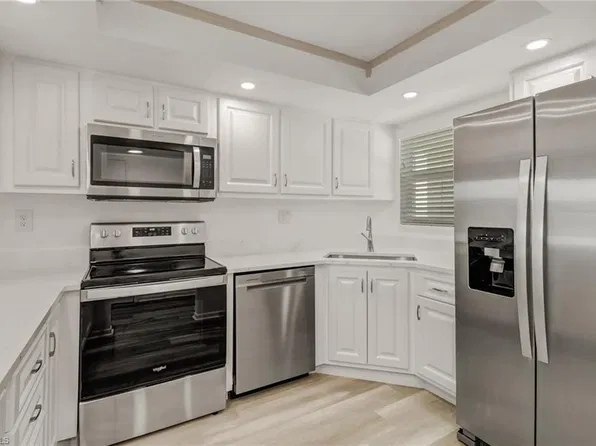 21 High Point CIR E #504, NAPLES, FL 34103