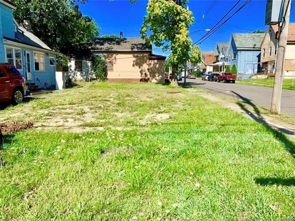 110 Selkirk St, Buffalo, NY 14210