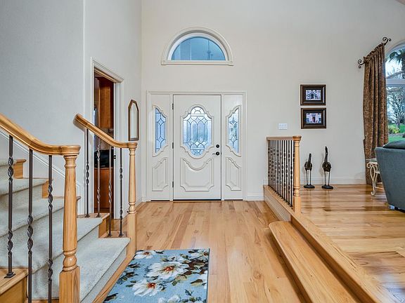 4th image of 9420 Elsie Way
