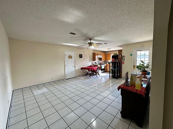 5th image of 903 Tate St