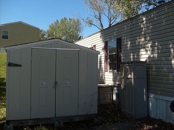 4th image of 970 S 74th St