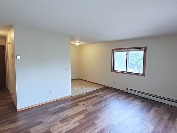 4th image of 1108 8th St SE APT 301