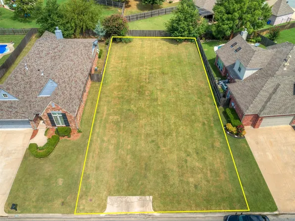 6835 E 83rd St S, Tulsa, OK 74133