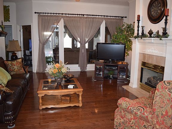 3rd image of 5216 Esmond Dr