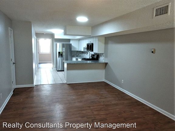 5th image of 604 E Iredell Ave #9793178