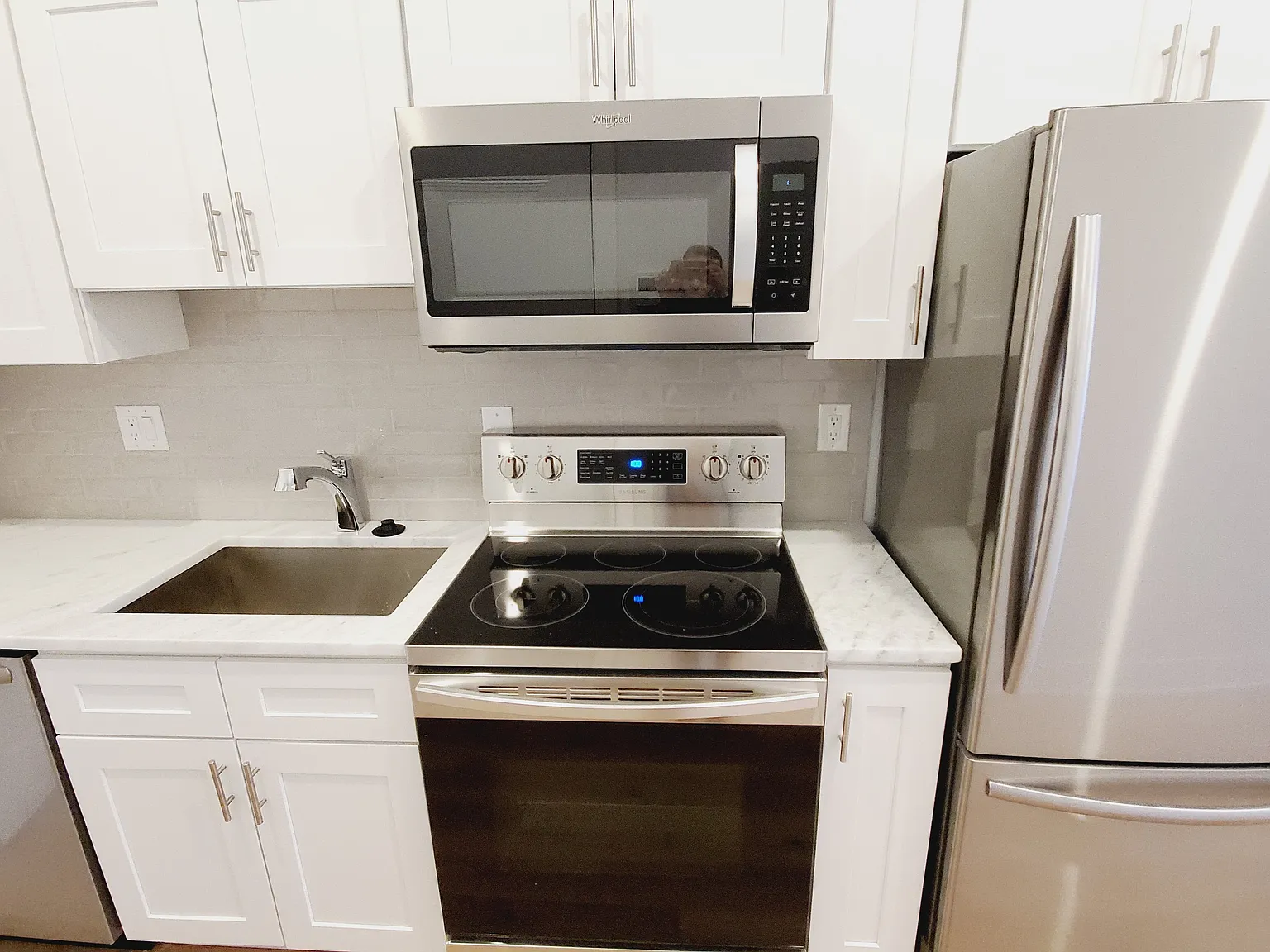 Studio, 425 sqft, $1,150 — Photo 3