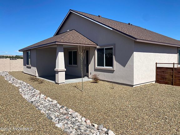 4th image of 1561 Chateau Dr