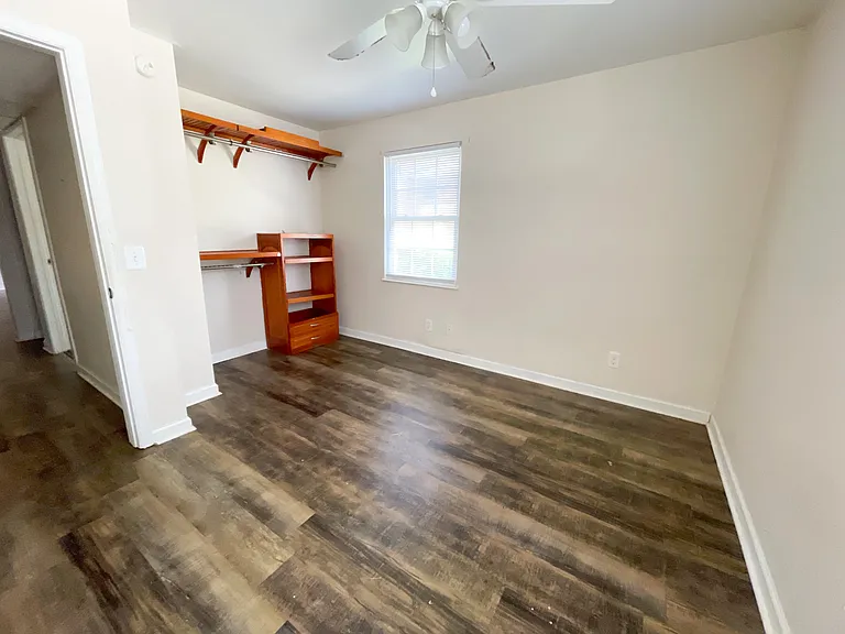 425 Cambout St — Photo 7