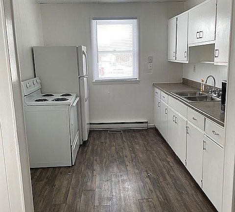 413 Kitchen-By Back Door