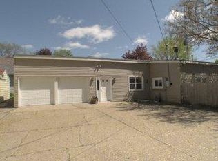 1917 Winnebago Ct, La Crosse, WI 54601