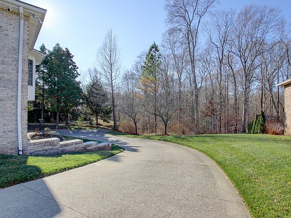 5th image of 2559 Hedgerow Ln