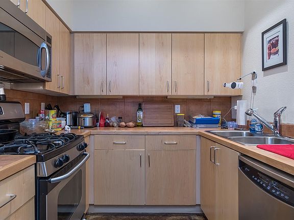 5th image of 601 Circulo De Morelia Unit 10