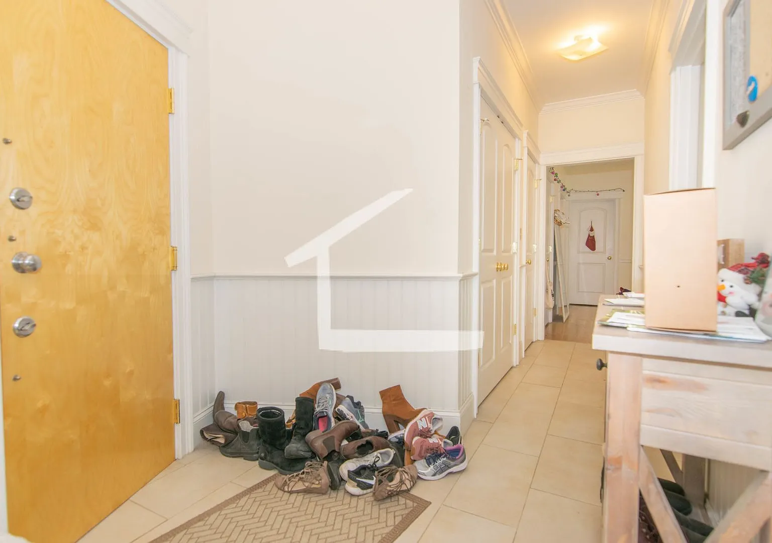 Beautifully updated 3 bed unit next to the Green Line in Allston. — Photo 2