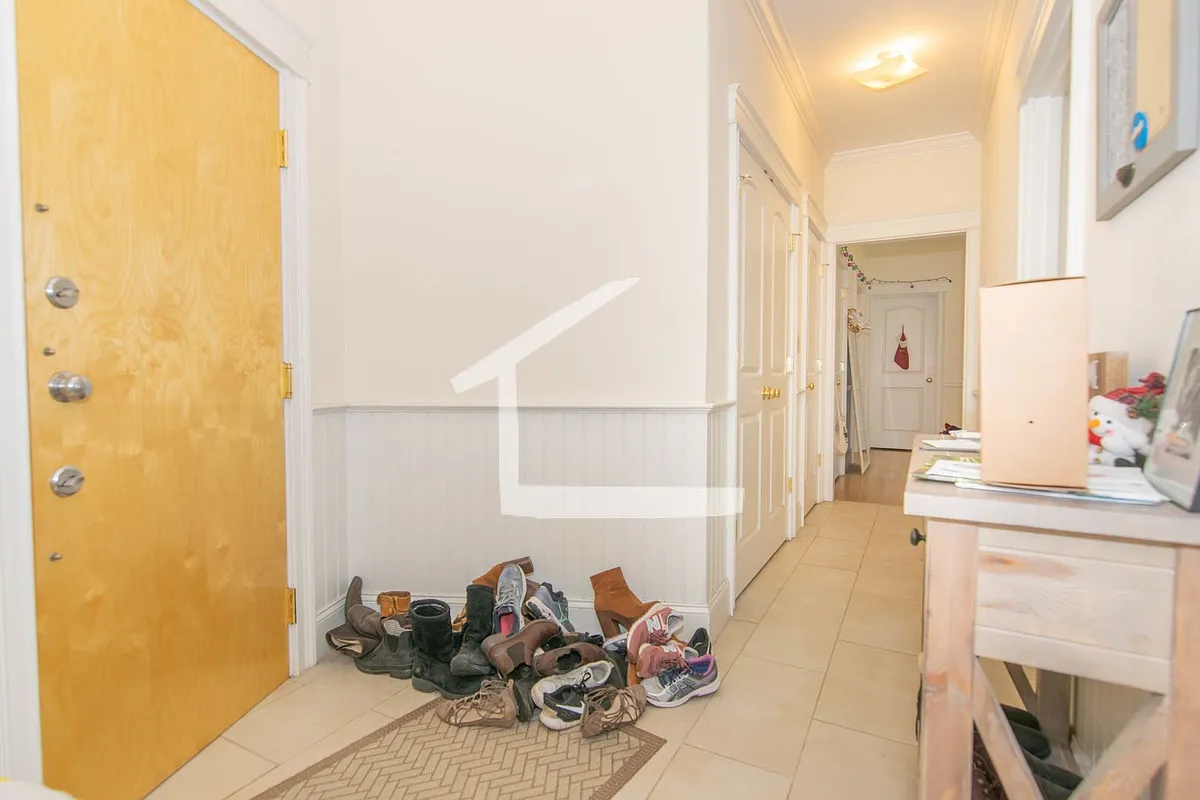 Photo 2 of 8 - 1328 Commonwealth Ave #4B - Boston, MA Building Photo - 1328 Commonwealth Ave #4B