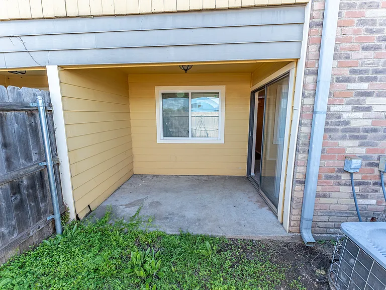 7001 Sanger Ave #205 — Photo 9