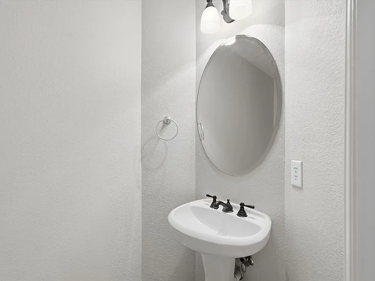 6716 Prairie Flower Trl — Photo 28