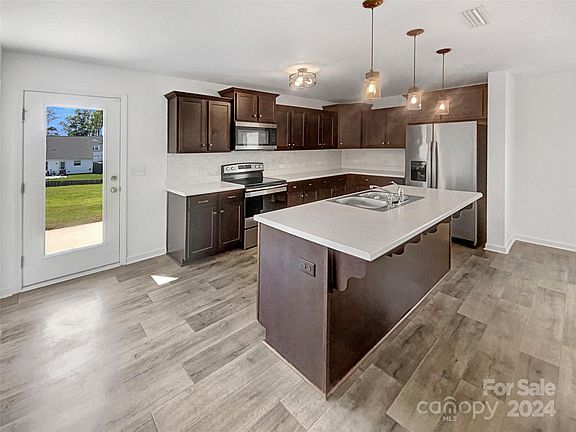 2nd image of 118 Galley Ln
