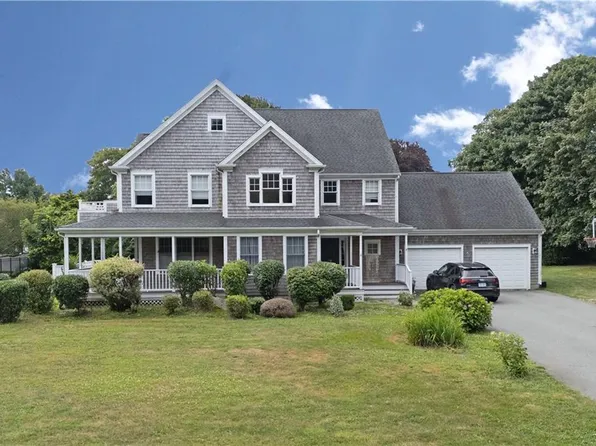 9 Prospect Ln, Portsmouth, RI 02871