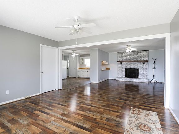 4th image of 215 Maine St