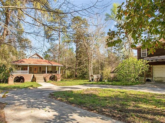 3rd image of 3670 Augusta Springs Dr