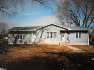 909 South St, Mallard, IA 50562