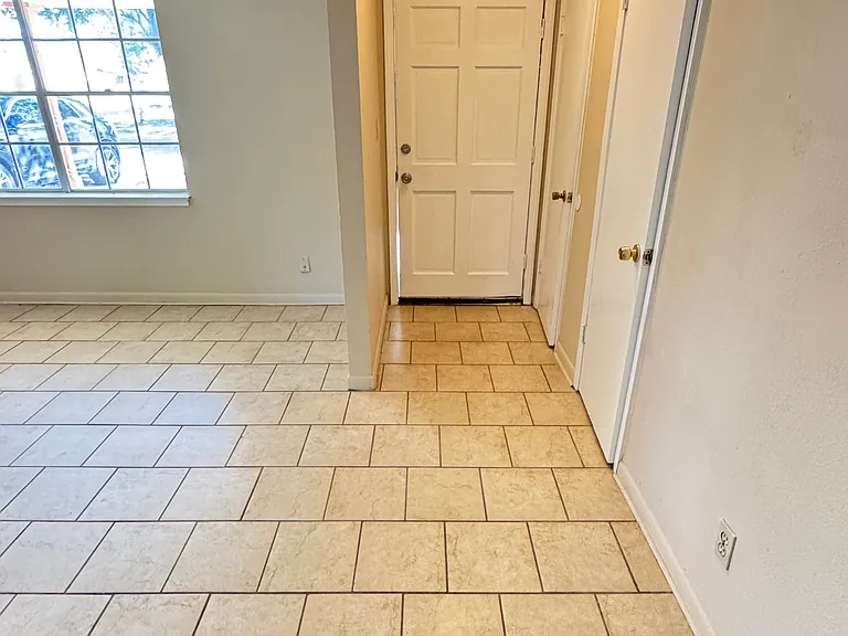 3963 Erress Blvd — Photo 14
