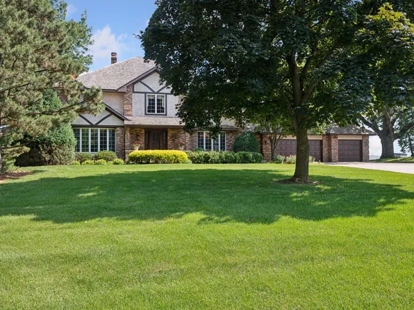 2511 W 112th St, Bloomington, MN 55431