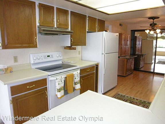 5th image of 900 E Bay Dr NE #A304