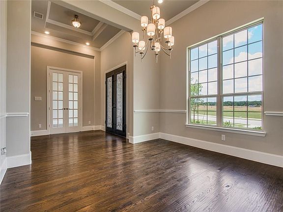 4th image of 920 Bluebonnet Dr